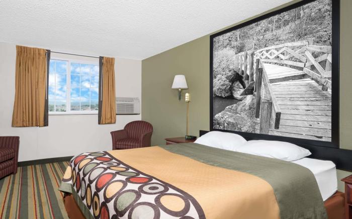 Super 8 By Wyndham Winona Mn