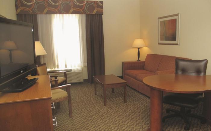 La Quinta Inn & Suites by Wyndham Lawton / Fort Sill