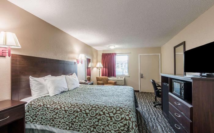 Days Inn by Wyndham San Marcos