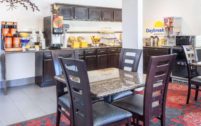Days Inn by Wyndham Arlington