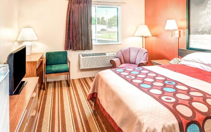 Super 8 By Wyndham Blair