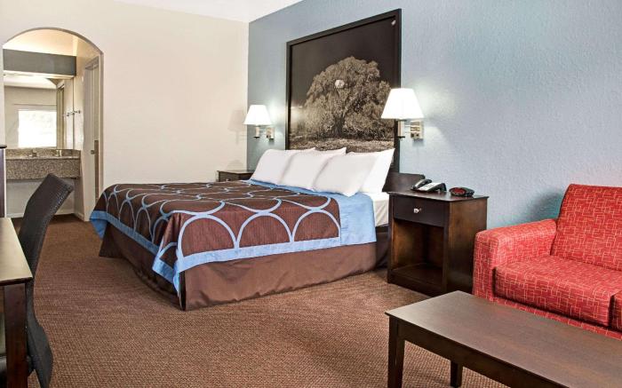 Super 8 by Wyndham Houston/Brookhollow NW