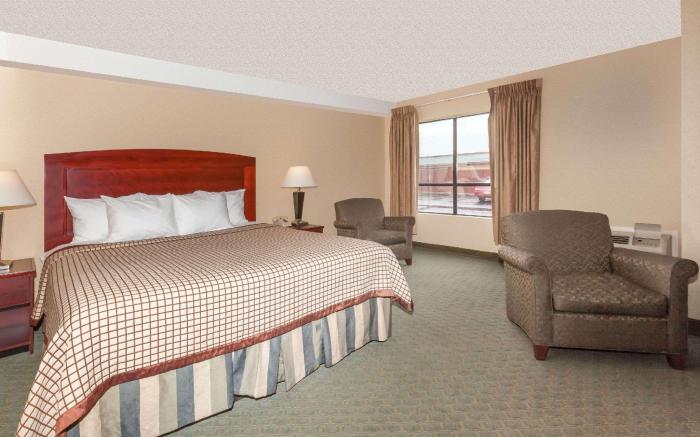 Days Inn by Wyndham Utica