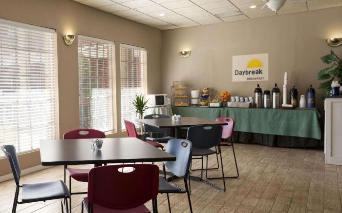 Days Inn by Wyndham Lawton