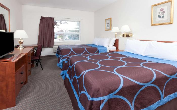 Super 8 By Wyndham Edmonton/West