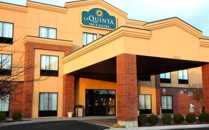 La Quinta Inn & Suites by Wyndham Springfield Airport Plaza