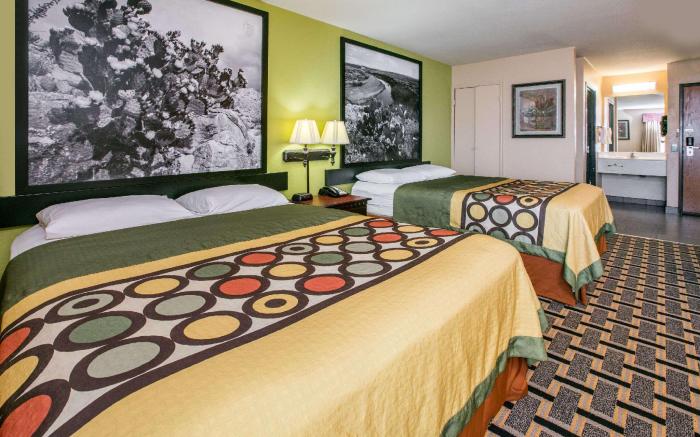 Super 8 By Wyndham Farmers Branch/North Dallas
