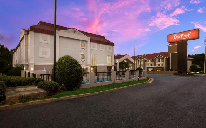 Red Roof Inn & Suites Newnan