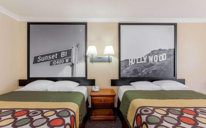 Super 8 By Wyndham Los Angeles Downtown