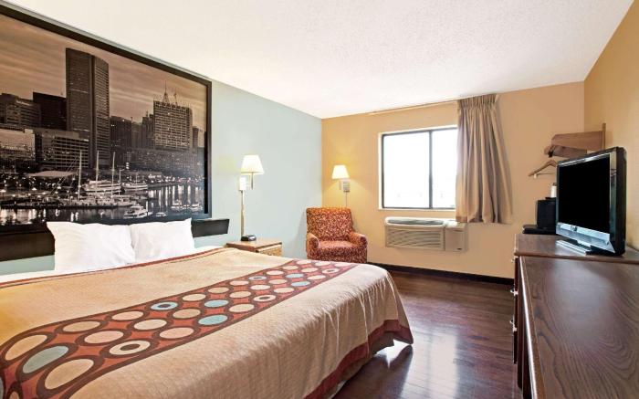 Super 8 By Wyndham Baltimore/Essex Area