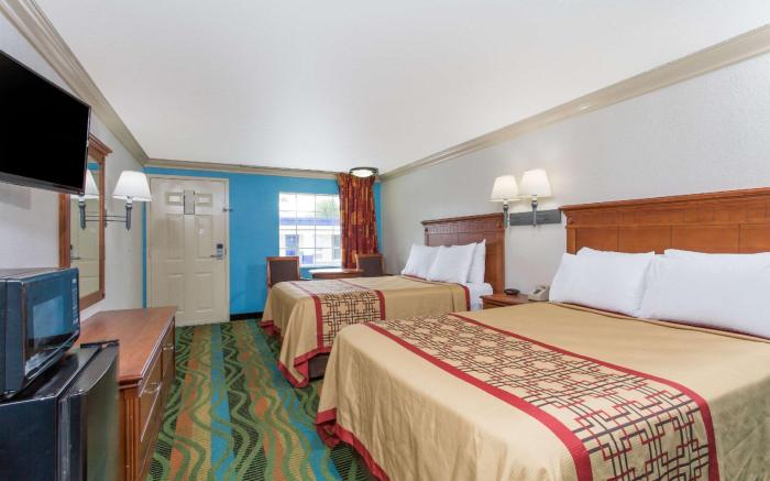 Days Inn by Wyndham Virginia Beach Town Center