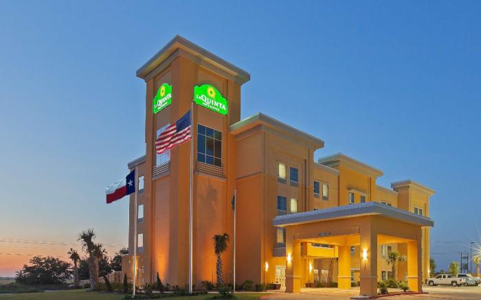 La Quinta Inn & Suites by Wyndham Pearsall