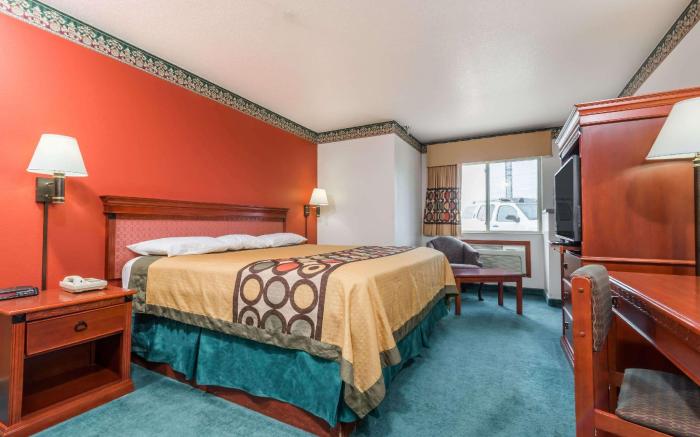 Super 8 By Wyndham Bedford
