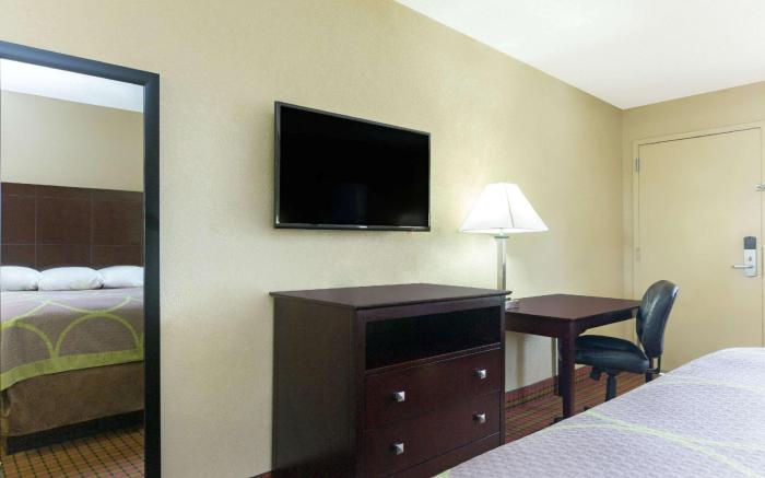 Super 8 By Wyndham Ruston