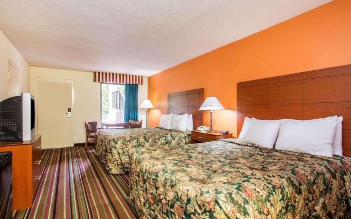 Days Inn By Wyndham Lake City I-10