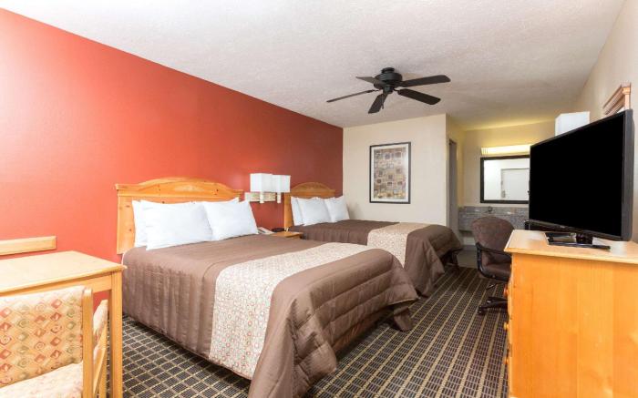 Days Inn by Wyndham Forest