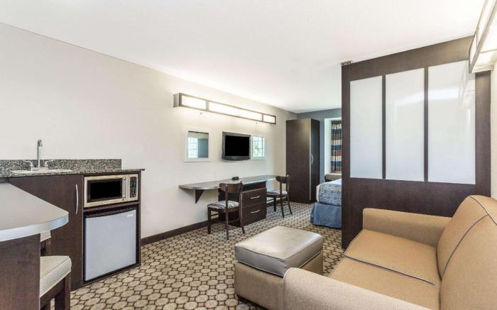 Microtel Inn & Suites by Wyndham Spring Hill/Weeki Wachee