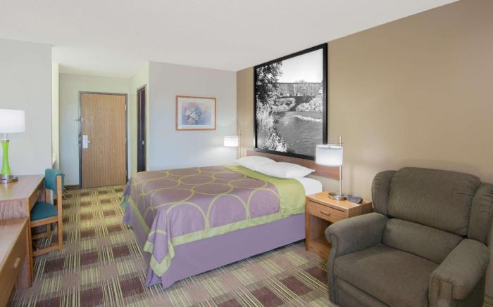 Super 8 By Wyndham Toledo