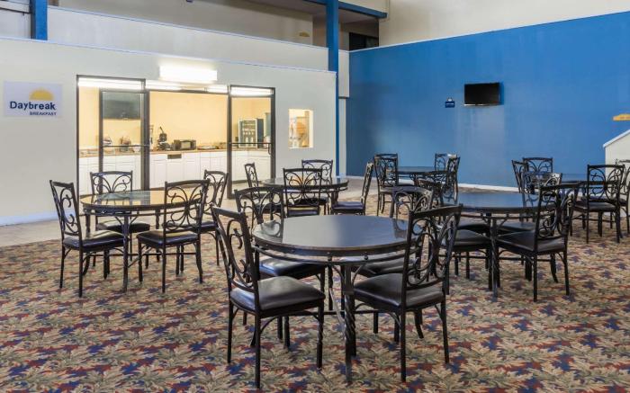 Days Inn by Wyndham Midland