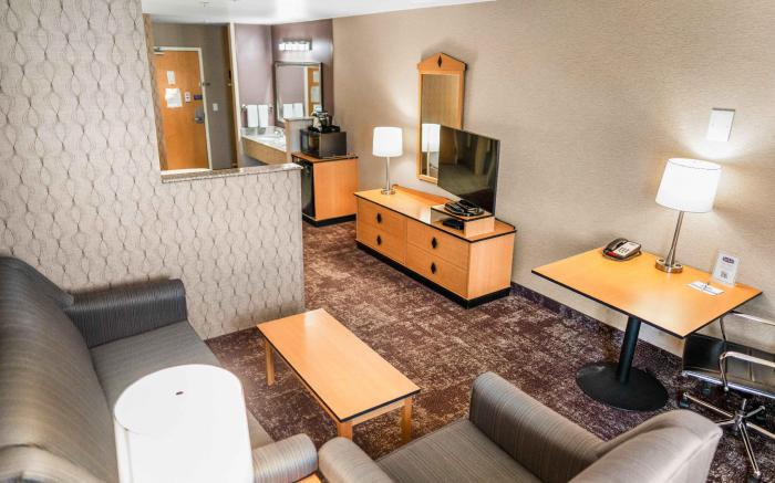 Crystal Inn Hotel & Suites – West Valley City