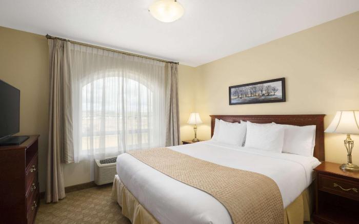 Days Inn by Wyndham Dawson Creek