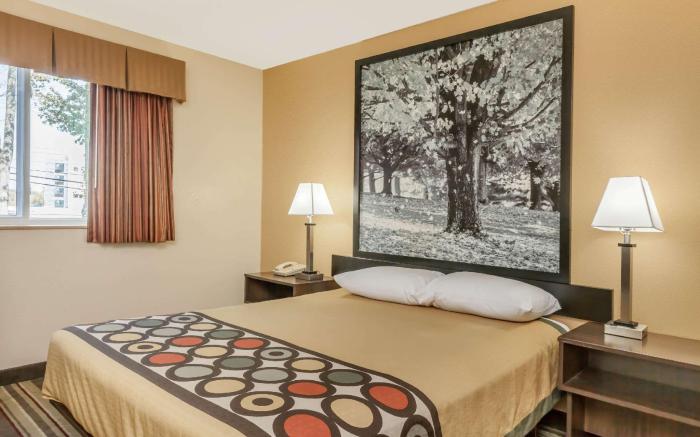 Super 8 by Wyndham Latham/Albany Airport