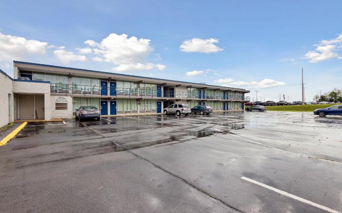 Relax inn by OYO Greeneville Near Hwy US-321