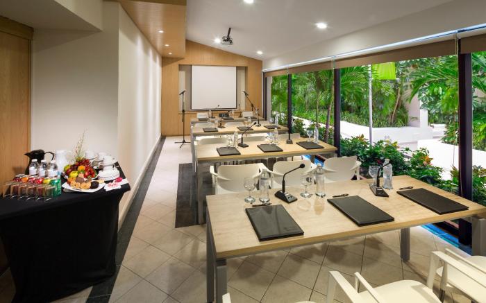 Oh! Cancun The Urban Oasis & Beach Club