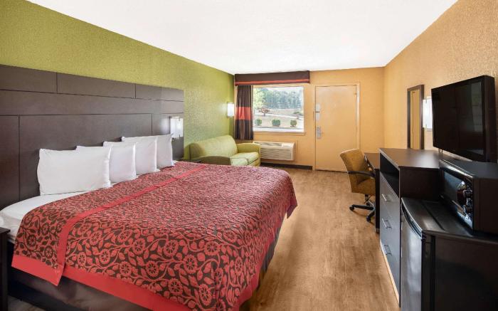 Days Inn by Wyndham Tupelo