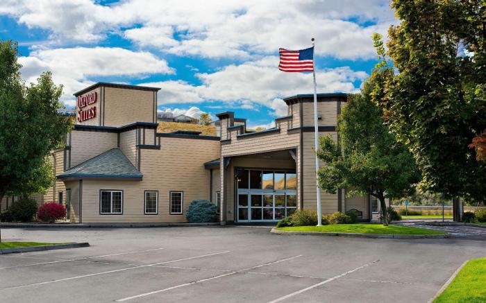 Oxford Suites Pendleton