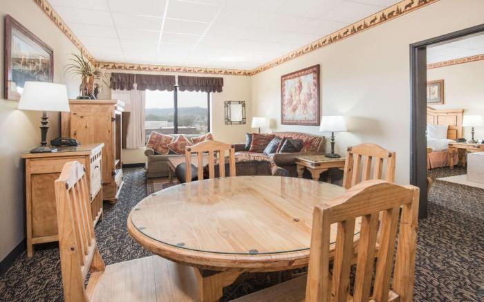 Elevation Inn & Suites, Trademark Collection by Wyndham