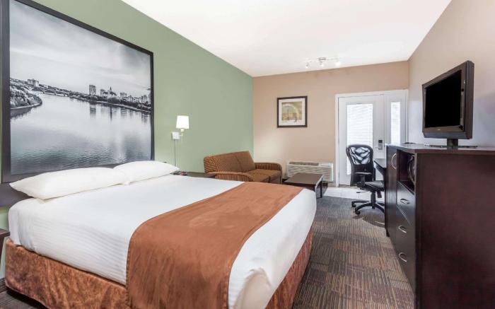 Super 8 By Wyndham Saskatoon Near Saskatoon Airport