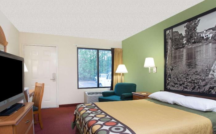 Super 8 By Wyndham Lavonia