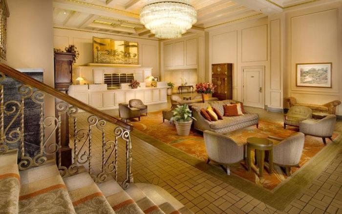 Mayflower Park Hotel