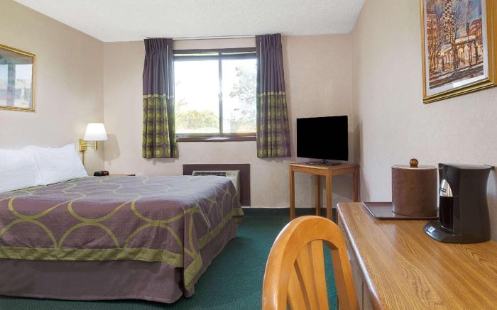 Super 8 By Wyndham Kenmore/Buffalo/Niagara Falls Area
