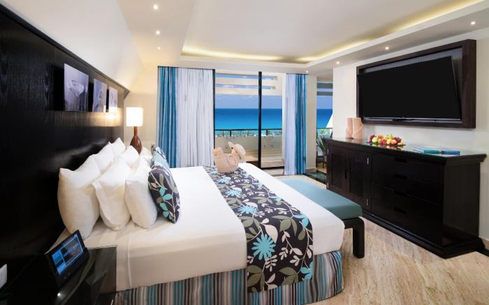 The Pyramid Cancun by Oasis