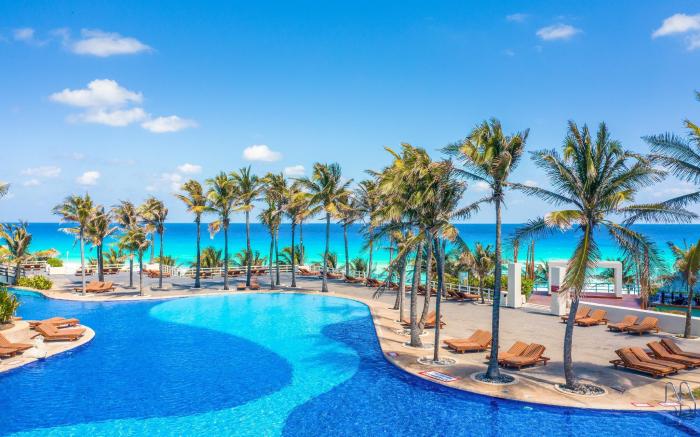 The Pyramid Cancun by Oasis