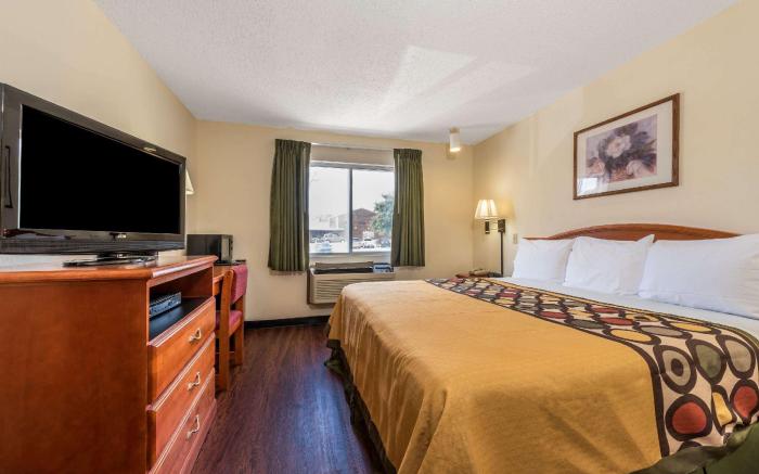 Super 8 By Wyndham Denton