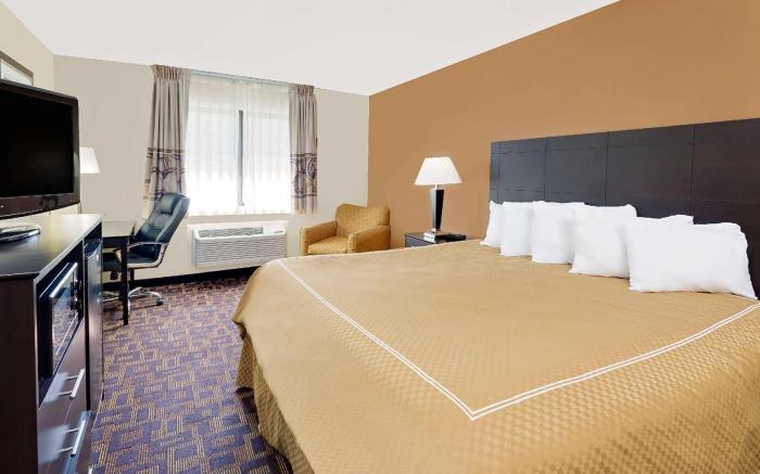 Super 8 By Wyndham Decorah