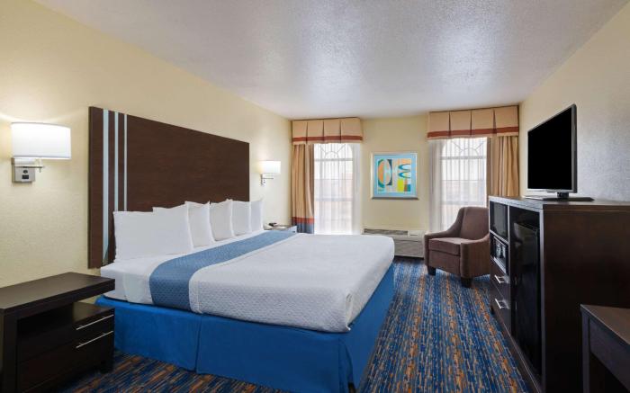 Days Inn by Wyndham Near Seaworld San Antonio 