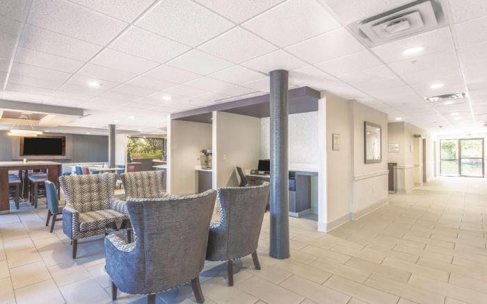 La Quinta Inn & Suites by Wyndham Jackson Airport