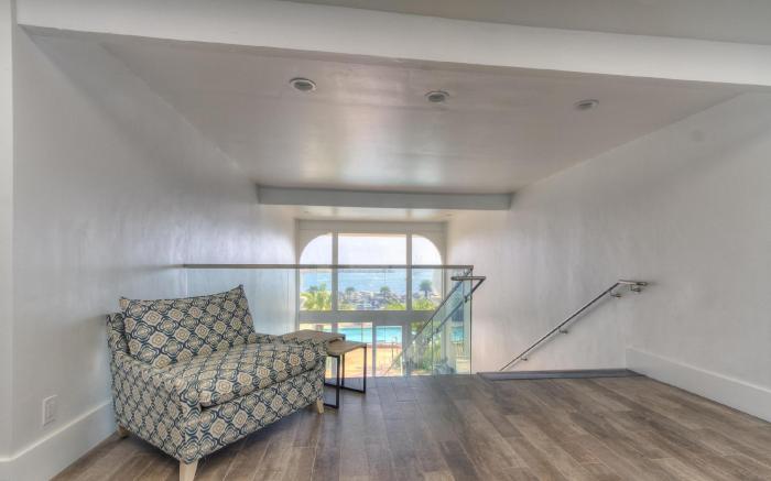 Oceanside Marina Suites - A Waterfront Hotel