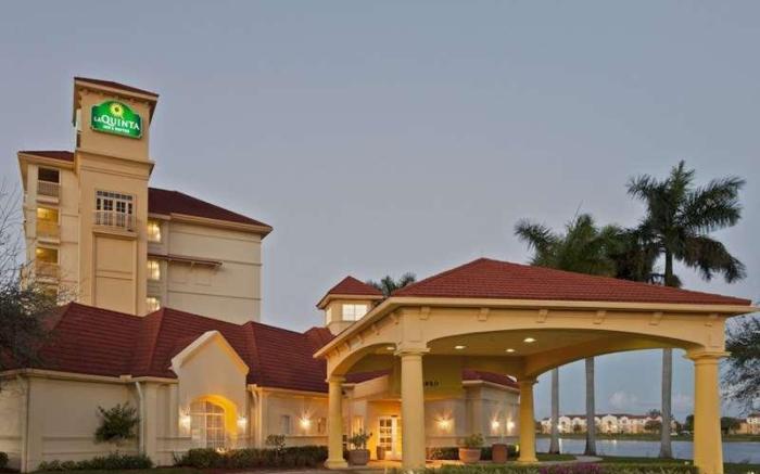 La Quinta Inn & Suites by Wyndham Ft. Lauderdale Airport