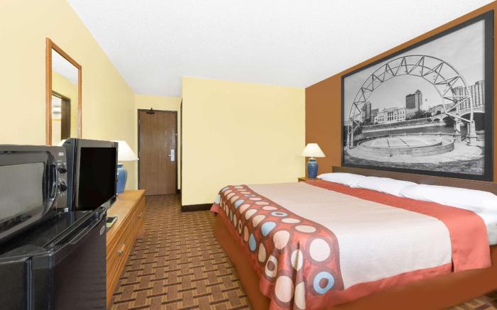 Super 8 By Wyndham Boone