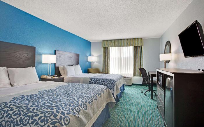 Days Inn by Wyndham Dallas Garland West