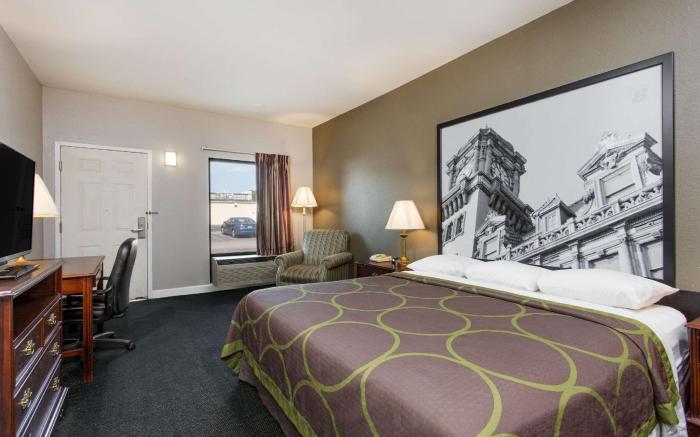 Super 8 By Wyndham Petersburg