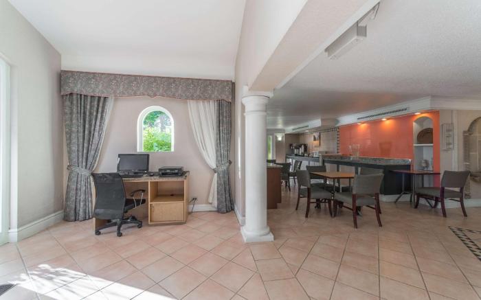 Motel 6 Hazelwood, MO