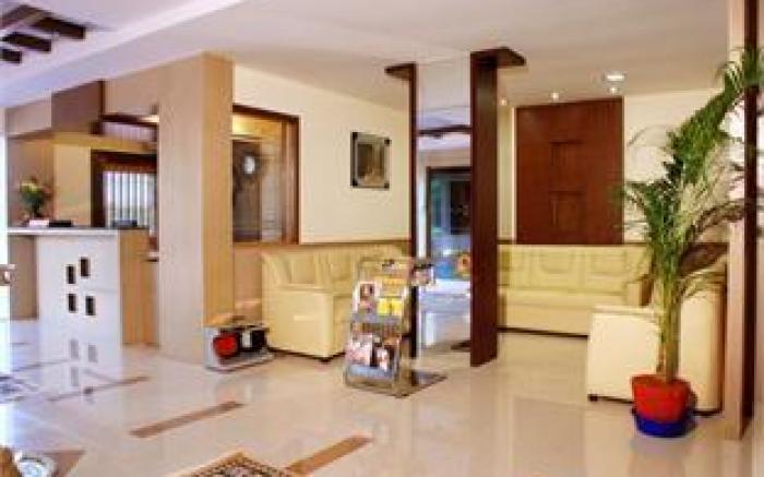 Royal Riviera Hotel & Resort