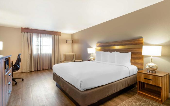 Best Western Cedar Inn & Suites