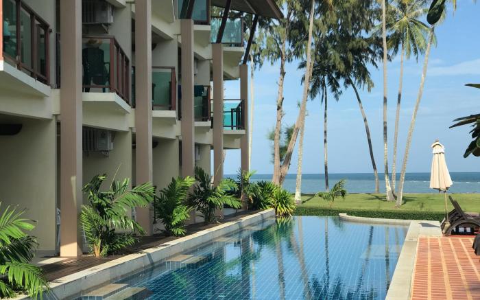 Lanta Pura Beach Resort